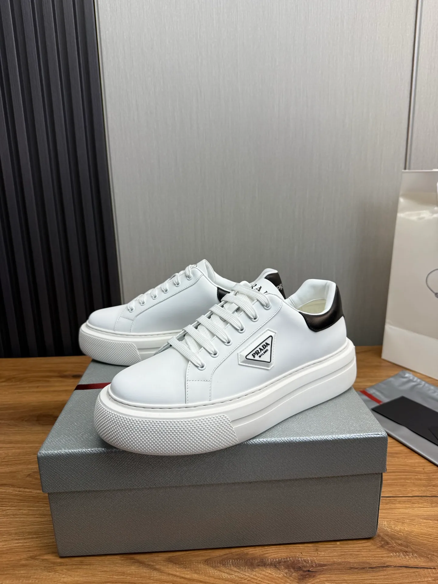 Men's shoes 💰560💰 [PRADA] Men's shoes are popular in the counter, official website is synchronized, 1 high-quality shipment ✔️Original cowhide upper + cowhide lining, 1🆚1 replica, original sole, 38-45 (45 customized, non-refundable)